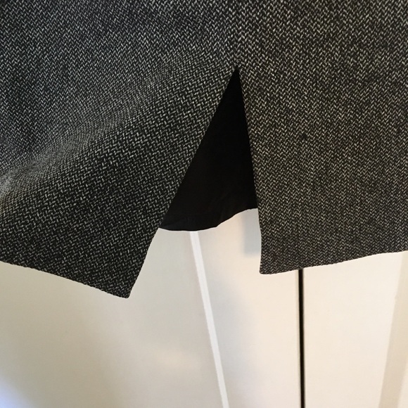 H&M midi women’s dress. Size 6 - Picture 2 of 4